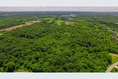 8910 E 109th Avenue, Crown Point, IN 46307 - Photo 4