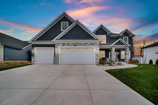 4900 Princess Dr, Valparaiso, IN 46383 - Photo 2