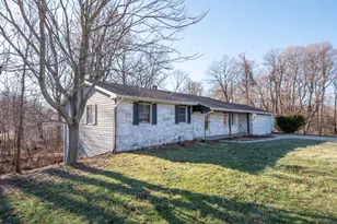 611 Bayberry Ct, Valparaiso, IN 46385 - Photo 4