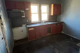 1576 W Taft St, Gary, IN 46404 - Photo 8