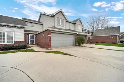633 W 94th Court, Crown Point, IN 46307 - Photo 2
