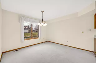 633 W 94th Ct, Crown Point, IN 46307 - Photo 16