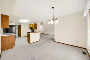 633 W 94th Ct, Crown Point, IN 46307 - Photo 14