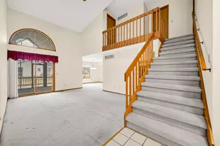 633 W 94th Ct, Crown Point, IN 46307 - Photo 6