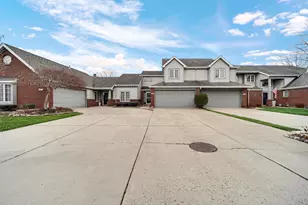 633 W 94th Ct, Crown Point, IN 46307 - Photo 4