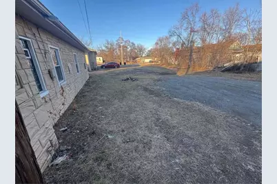 105 E 39th Avenue, Gary, IN 46409 - Photo 6