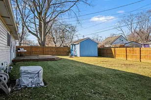 431 Piedmont Rd, Valparaiso, IN 46385 - Photo 16