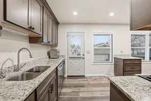 715 Cheyenne Dr, Lowell, IN 46356 - Photo 4