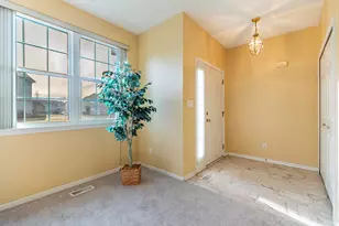 1253 Primrose Ln, Schererville, IN 46375 - Photo 4