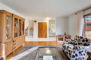 2530 Capri Dr, Schererville, IN 46375 - Photo 6