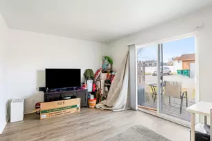 7636 Whitcomb St, Merrillville, IN 46410 - Photo 6