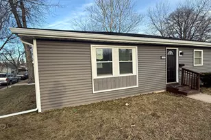 103 Michigan St, Chesterton, IN 46304 - Photo 2