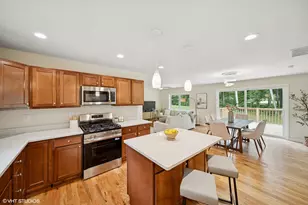 9102 W Valley Ct, Michigan City, IN 46360 - Photo 12