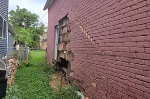 1026 Lillian St, Hobart, IN 46342 - Photo 4