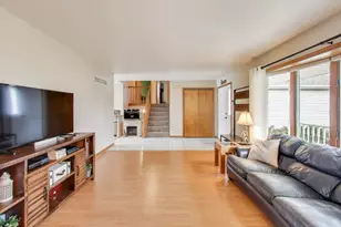 6926 Hawk Dr, Schererville, IN 46375 - Photo 8