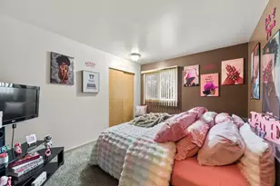 2400 W 59th Pl, Merrillville, IN 46410 - Photo 10