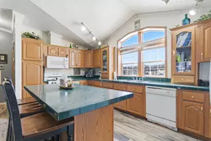 4827 E 994 N, Demotte, IN 46310 - Photo 8