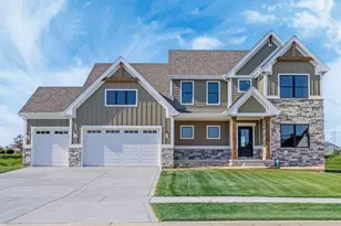 1861 Trailbrook Dr, Valparaiso, IN 46385 - Photo 1