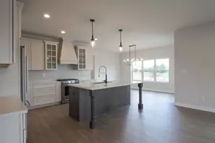 1861 Trailbrook Dr, Valparaiso, IN 46385 - Photo 6