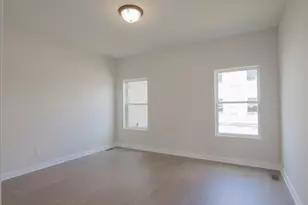 1861 Trailbrook Dr, Valparaiso, IN 46385 - Photo 12