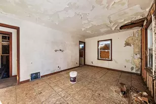 908 E 43rd Pl, Gary, IN 46409 - Photo 4