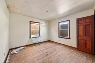 908 E 43rd Pl, Gary, IN 46409 - Photo 6