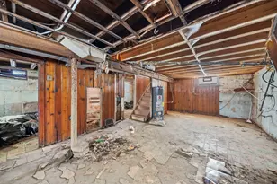 908 E 43rd Pl, Gary, IN 46409 - Photo 10