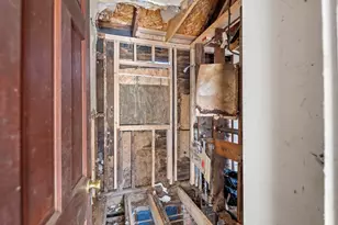 908 E 43rd Pl, Gary, IN 46409 - Photo 8