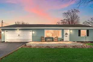 711 Juniper Rd, Valparaiso, IN 46385 - Photo 2