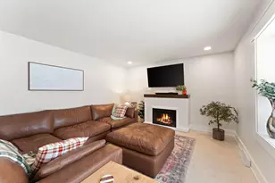 1011 Woodland Ct, Crown Point, IN 46307 - Photo 12