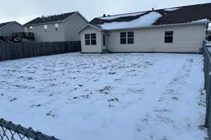 401 S Sutton Ave, Kouts, IN 46347 - Photo 4