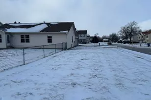 401 S Sutton Ave, Kouts, IN 46347 - Photo 6