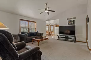 401 S Sutton Ave, Kouts, IN 46347 - Photo 8