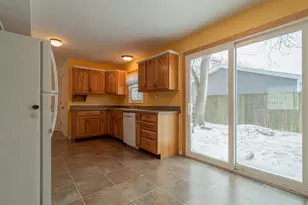 726 Fremont Rd, Valparaiso, IN 46385 - Photo 6