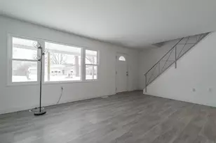 726 Fremont Rd, Valparaiso, IN 46385 - Photo 2