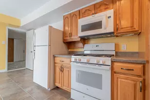 726 Fremont Rd, Valparaiso, IN 46385 - Photo 8