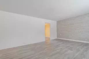 726 Fremont Rd, Valparaiso, IN 46385 - Photo 4