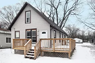 1717 Crocker St, Chesterton, IN 46304 - Photo 1