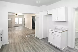 1717 Crocker St, Chesterton, IN 46304 - Photo 4