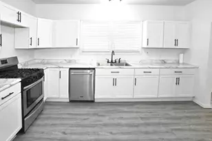 1717 Crocker St, Chesterton, IN 46304 - Photo 2