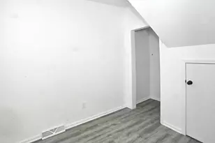 1717 Crocker St, Chesterton, IN 46304 - Photo 10