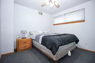 6912 Colorado St, Merrillville, IN 46410 - Photo 24