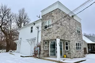 554 Locust St, Valparaiso, IN 46383 - Photo 1