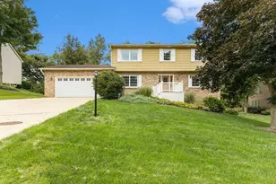 194 Wexford Rd, Valparaiso, IN 46385 - Photo 1