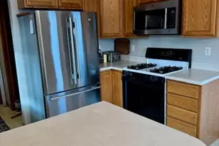 6827 Falcon Dr, Schererville, IN 46375 - Photo 4