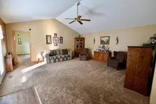 322 Valley Ct, Lowell, IN 46356 - Photo 4