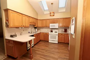 322 Valley Ct, Lowell, IN 46356 - Photo 10