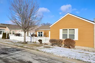 322 Valley Ct, Lowell, IN 46356 - Photo 2