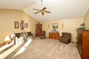 322 Valley Ct, Lowell, IN 46356 - Photo 4