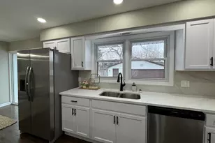 1608 Tulip Ln, Munster, IN 46321 - Photo 8